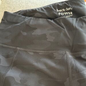 Sweaty Betty Dark Camo Power Crop Leggings
